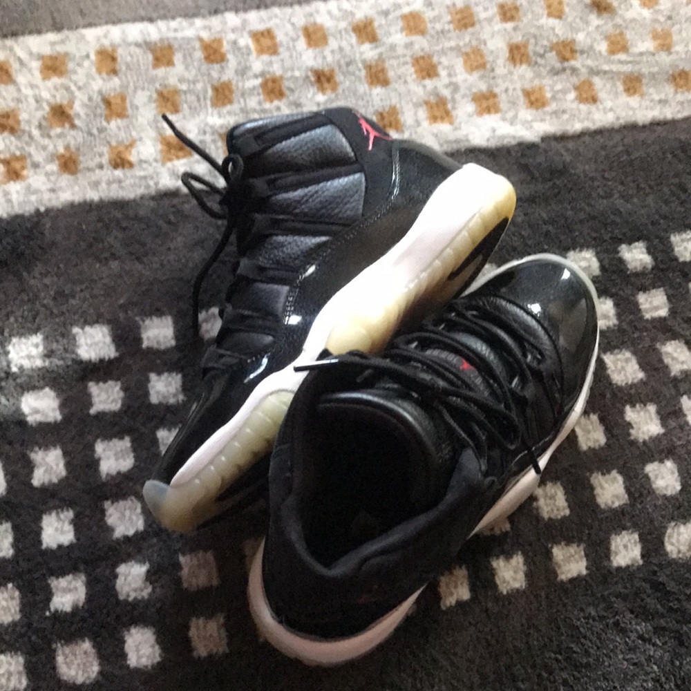 Shoes - Picture 2 of 4